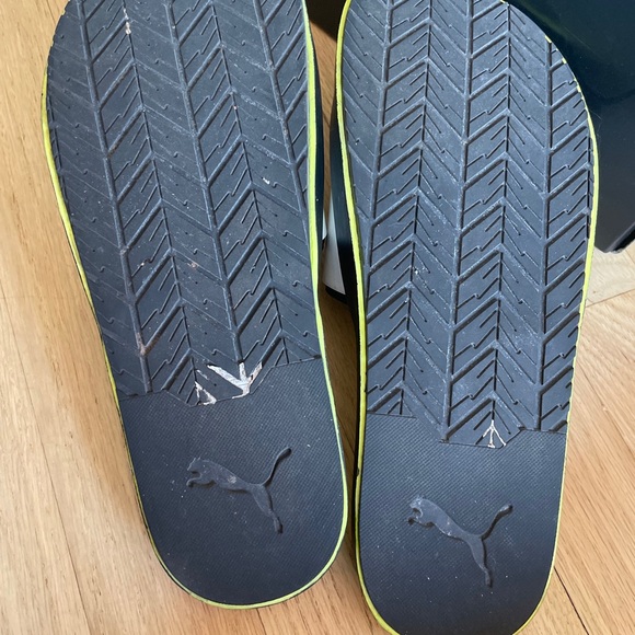 Women's Fenty puma slides size 8.5. - Picture 2 of 10